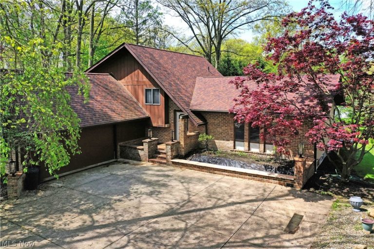 6632 Harrington Avenue, Youngstown, OH, 44512