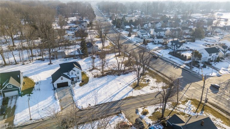 3 Adkins Road, Willoughby, OH - Photo 2
