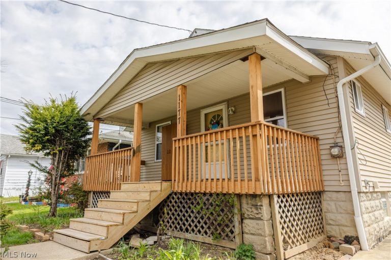 1177 Neptune Avenue, Akron, OH - Photo 2