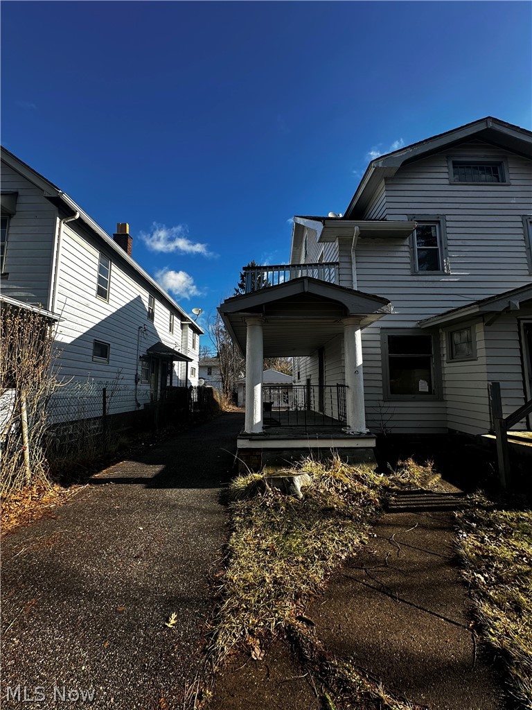 2083 Taylor Road, Cleveland Heights, OH - Photo 2