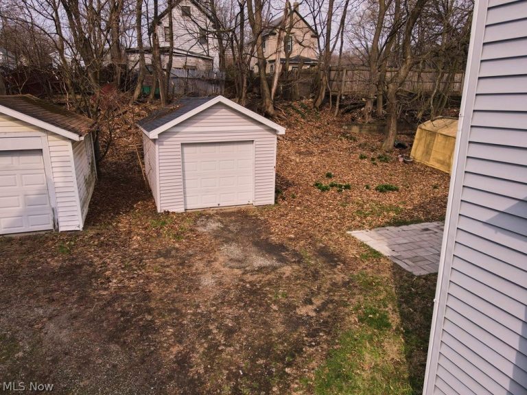 994 Moeller Avenue, Akron, OH - Photo 5