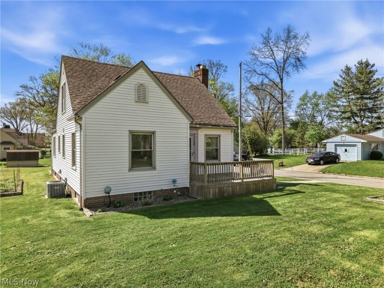 7202 Sheldon Avenue, Youngstown, OH - Photo 2