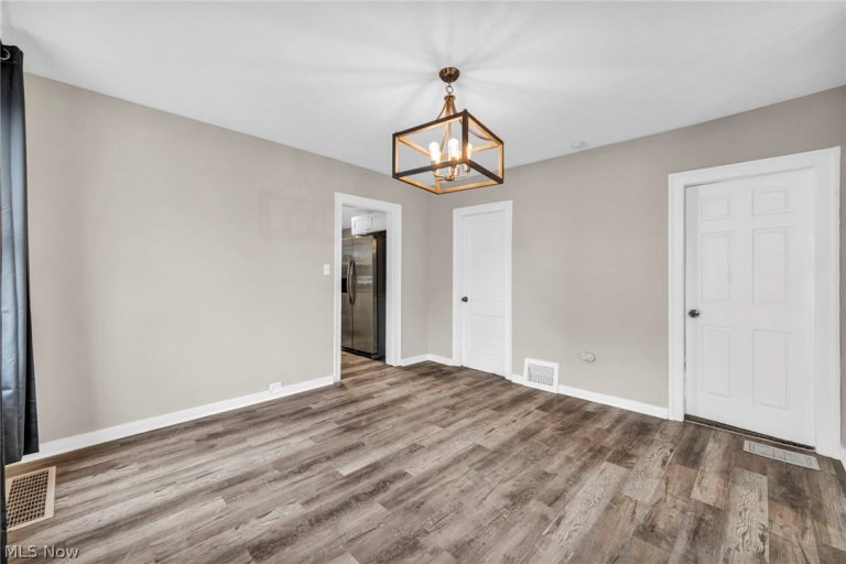 3623 Siam Avenue, Cleveland, OH - Photo 8