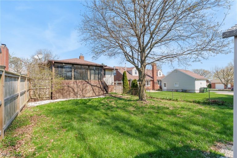 208 Bonnett Street, North Canton, OH - Photo 4