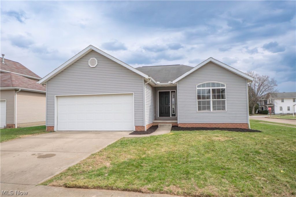 1290 Patriot Place, Massillon, OH