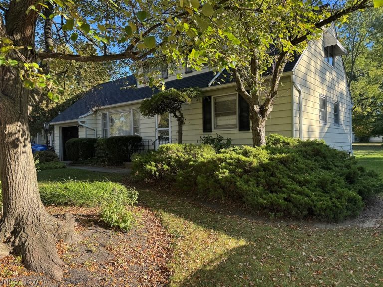 5202 Longton Road, Lyndhurst, OH, 44124