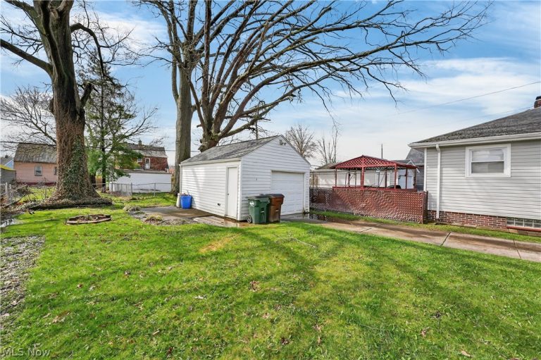 2819 Tuxedo Avenue, Parma, OH - Photo 6