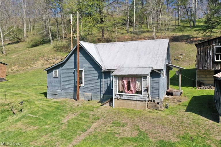 6670 Lower Run Road, WV - Photo 8