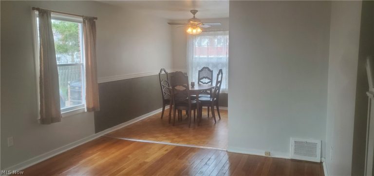 21971 Crystal Avenue, Euclid, OH - Photo 2