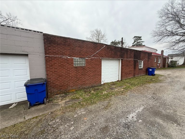 410 Palissey Street, East Liverpool, OH - Photo 2