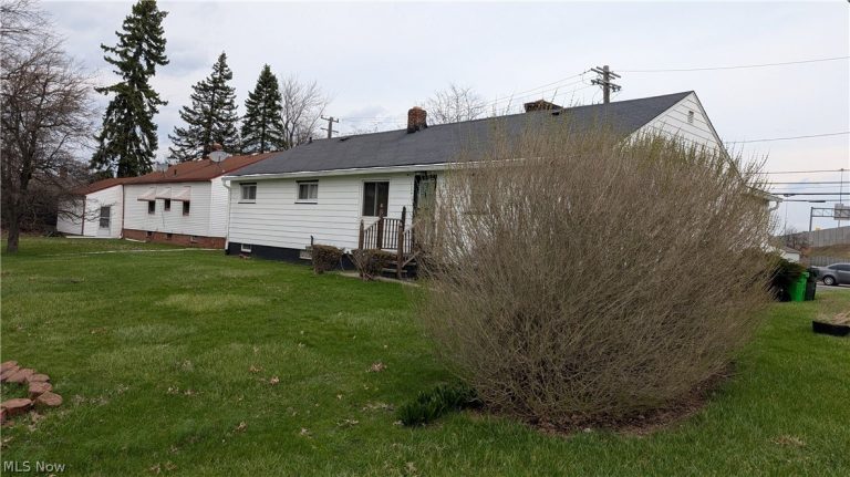 4914 Green Road, Warrensville Heights, OH - Photo 3