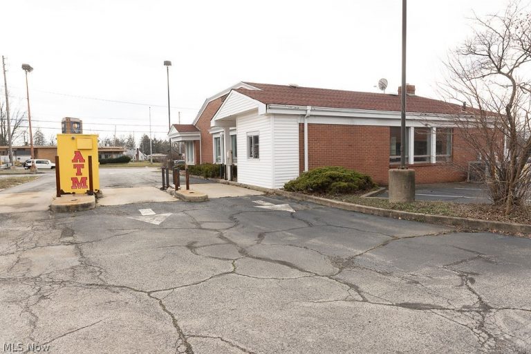 2911 Youngstown Road, Warren, OH - Photo 4