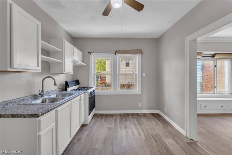 15816 Grovewood Avenue, Cleveland, OH - Photo 5