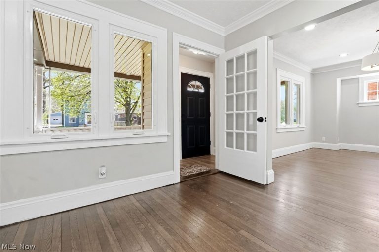 1912 Janette Avenue, Cleveland Heights, OH - Photo 8