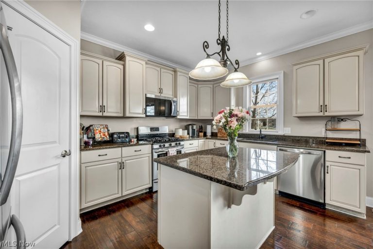 33461 Reserve Way At St Andrews, Avon, OH - Photo 3