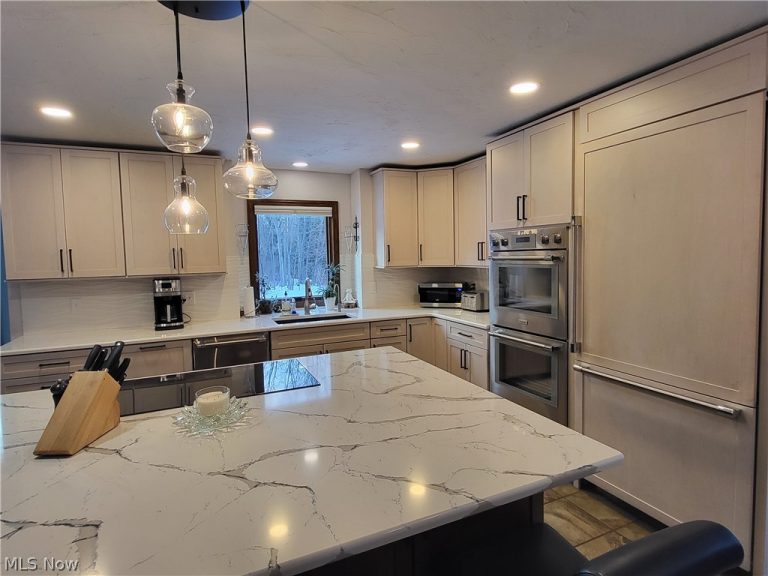 1882 Meadow Drive, Hinckley, OH - Photo 4