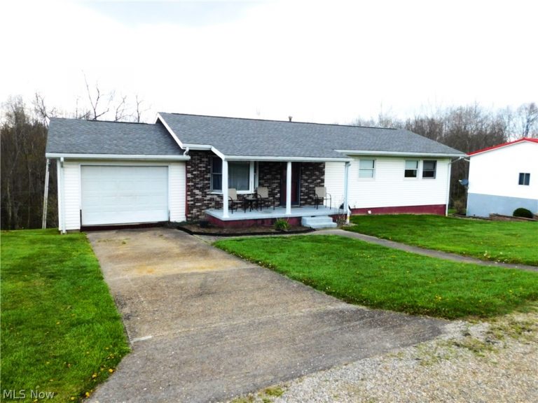 52235 West Drive, Beallsville, OH - Photo 2