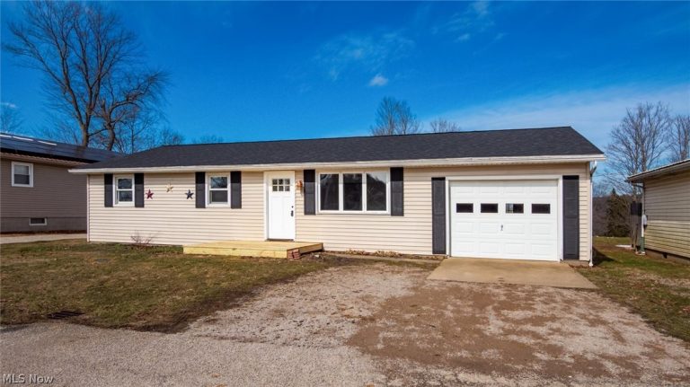 96 Summit Street, Roseville, OH - Photo 3