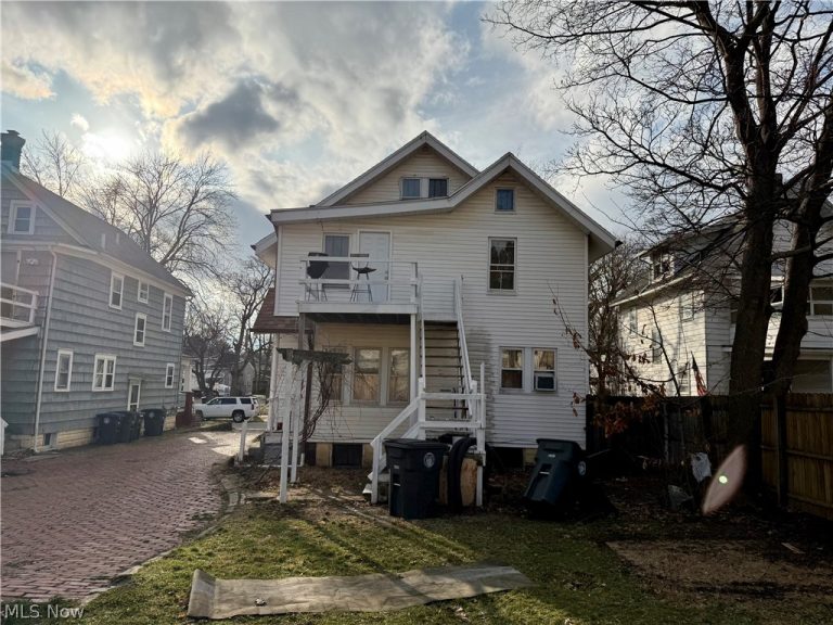 1375 Curtis Street, Akron, OH - Photo 4