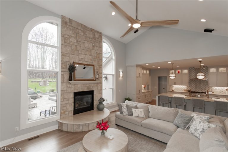 11565 Robin Wood Lane, Chagrin Falls, OH - Photo 5