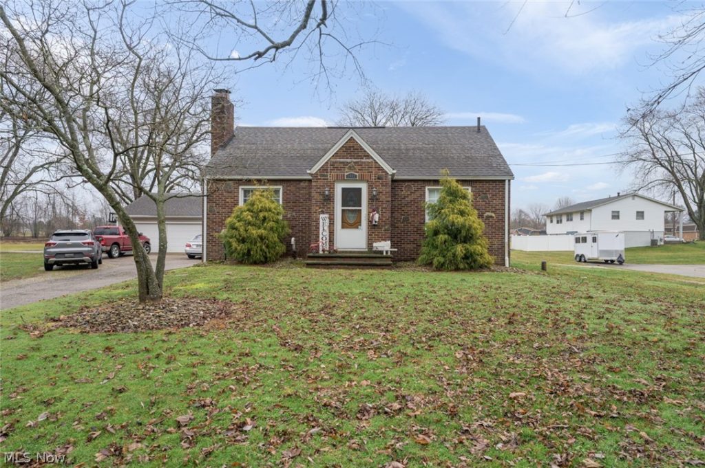 1402 Chapel Street, Louisville, OH