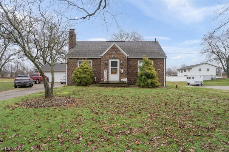 1402 Chapel Street, Louisville, OH, 44641