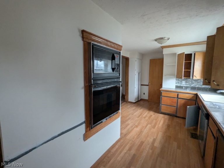 1854 14th Street, Akron, OH - Photo 5