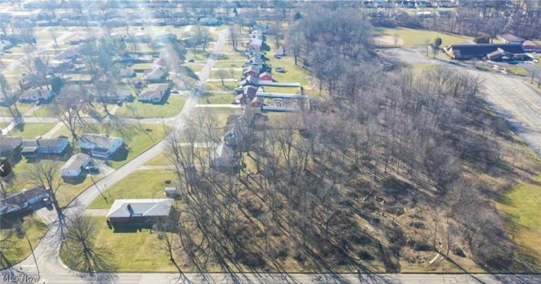 Meridian Road, Austintown, OH - Photo 2