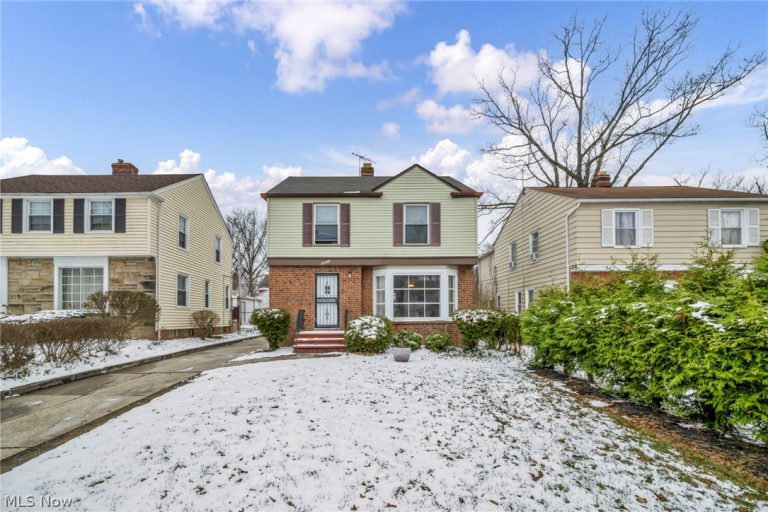 16908 Throckley Avenue, Cleveland, OH - Photo 2