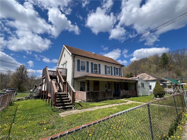 19 Locust Street, Glouster, OH - Photo 2