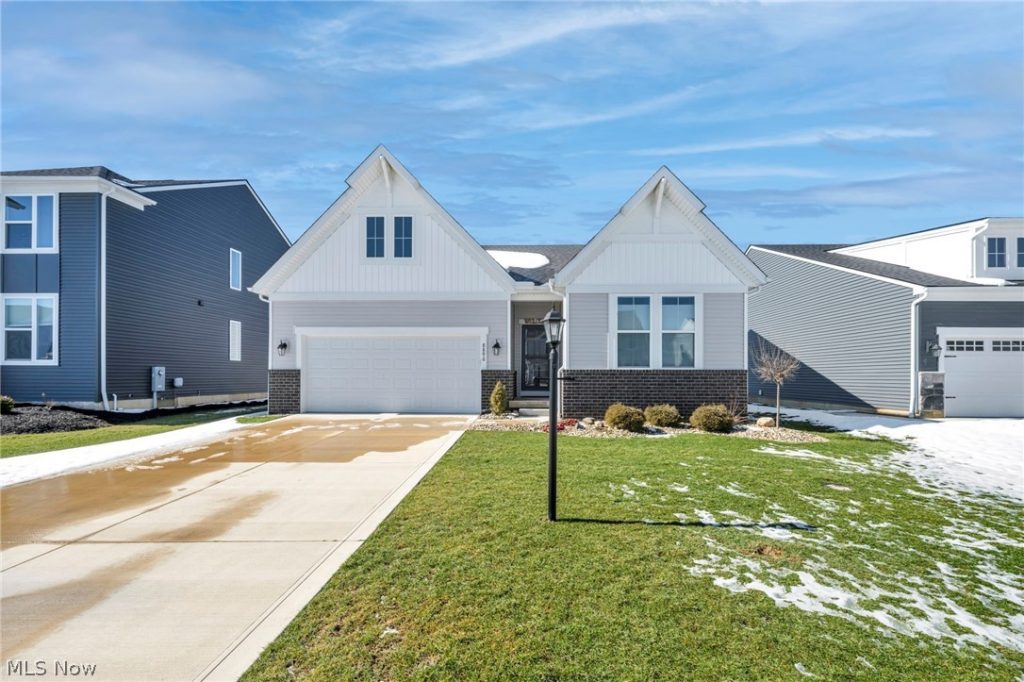 8896 Firethorne Drive, Columbia Station, OH