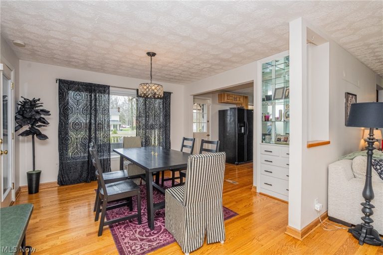 375 Sleepy Hollow Drive, Canfield, OH - Photo 8