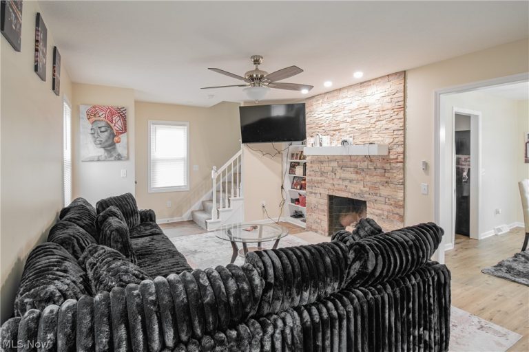 1121 Woodward Avenue, Akron, OH - Photo 5