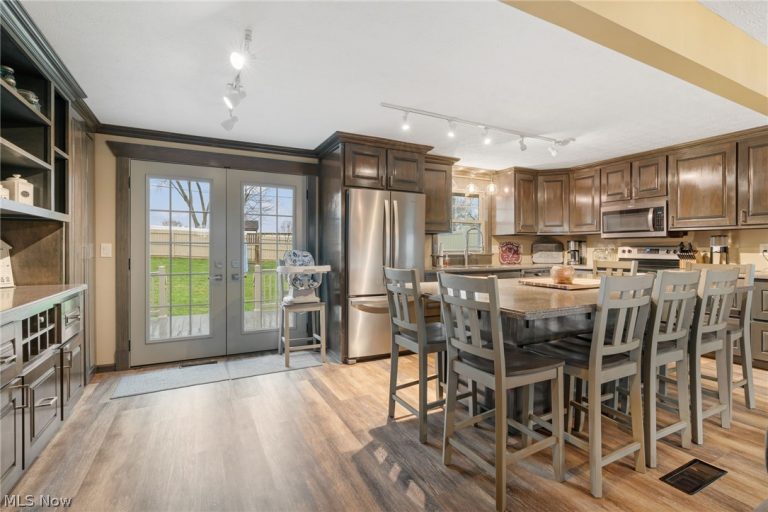 2120 Edmar Street, Louisville, OH - Photo 6