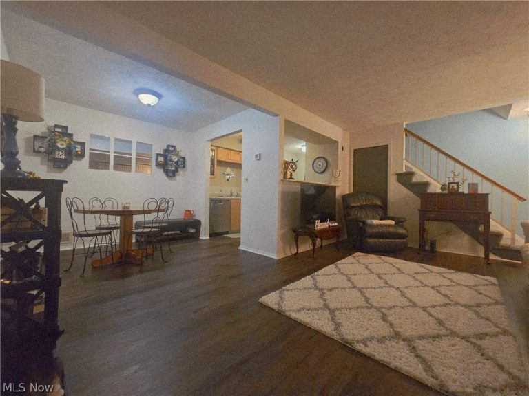 3023 Ivy Hill Circle #D, Cortland, OH - Photo 2