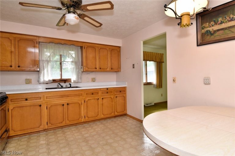 6531 Arbordale Avenue, Solon, OH - Photo 8