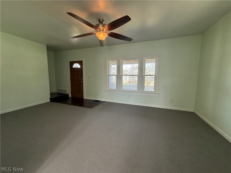 9612 Park Heights Avenue, Garfield Heights, OH - Photo 2