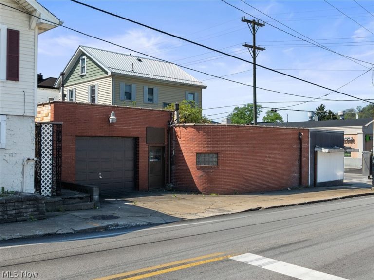 944 Commerce Street, Wellsburg, WV, 26070