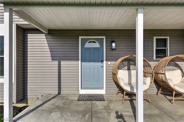 1254 Cross Drive, Austintown, OH - Photo 4
