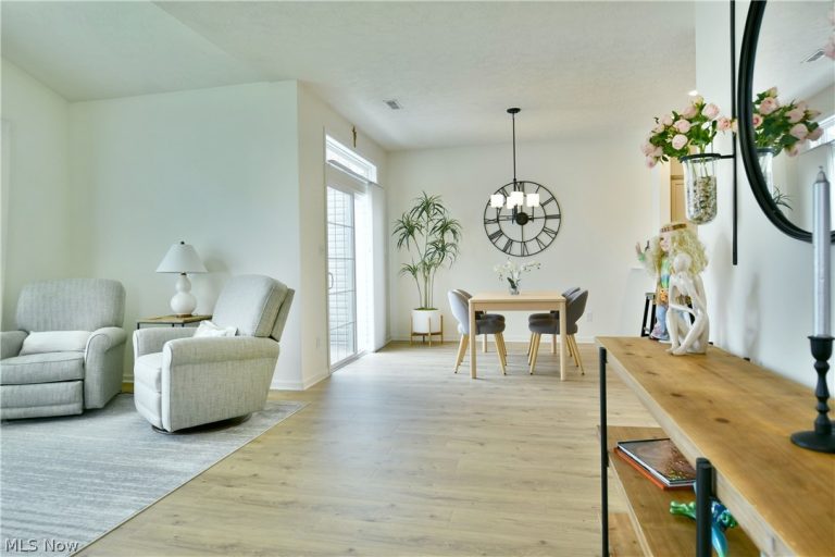 14 Hunters Woods Boulevard #D, Canfield, OH - Photo 4