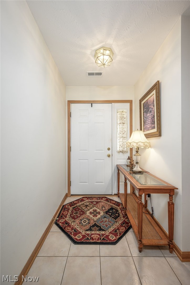 1432 Waters Edge Drive, Akron, OH - Photo 3