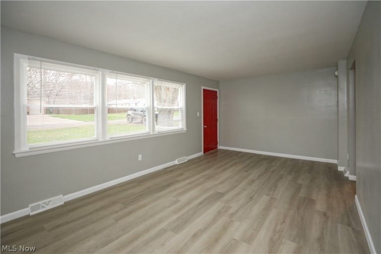 726 Artesian Avenue, Newton Falls, OH - Photo 5