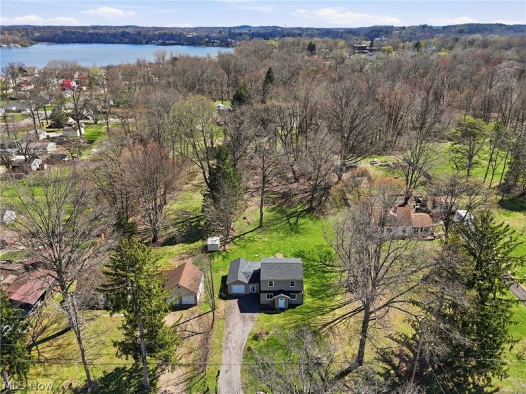 1555 Ambre Drive, Akron, OH - Photo 3