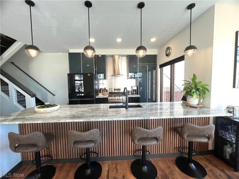 121 Howard Street, Akron, OH - Photo 8