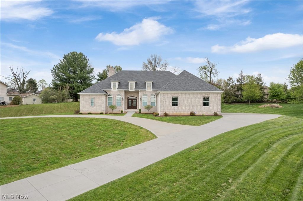 6443 Hills and Dales Road, Canton, OH