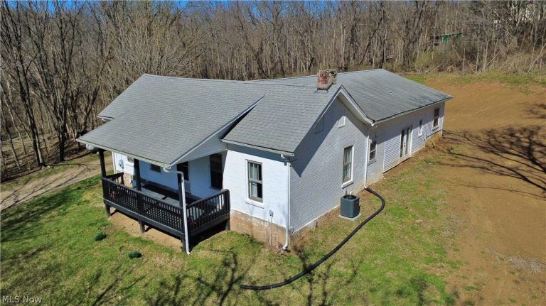 3815 Dillon Falls Road, Zanesville, OH - Photo 2