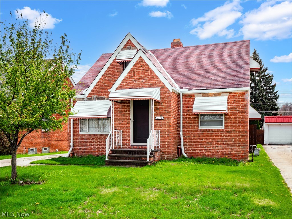 4423 Grantwood Drive, Parma, OH