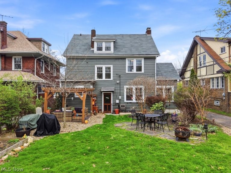 3154 Overlook Road, Cleveland Heights, OH - Photo 4