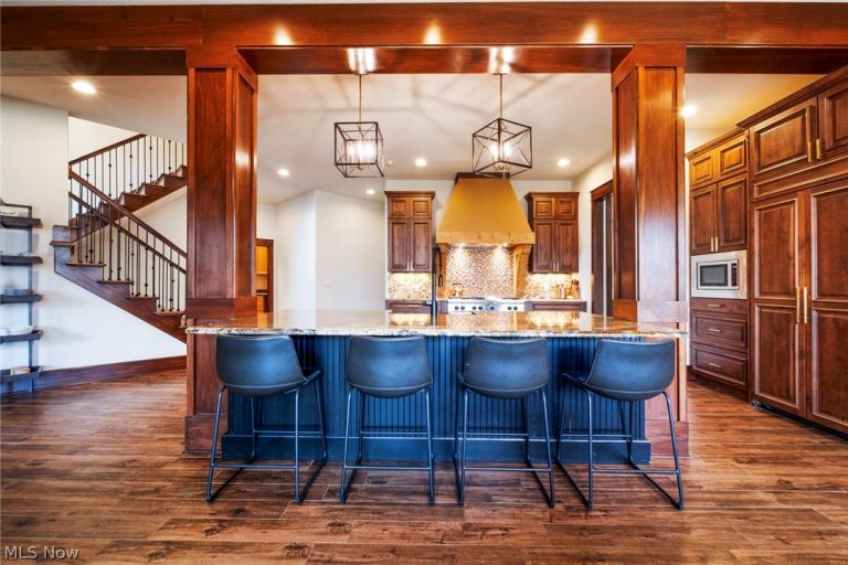 1130 Fox Den Trail, Canfield, OH - Photo 6