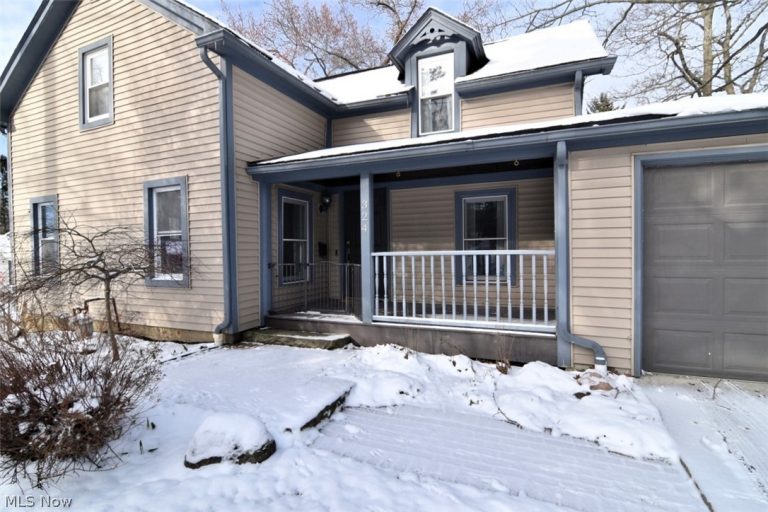 324 South Street, Chardon, OH - Photo 2
